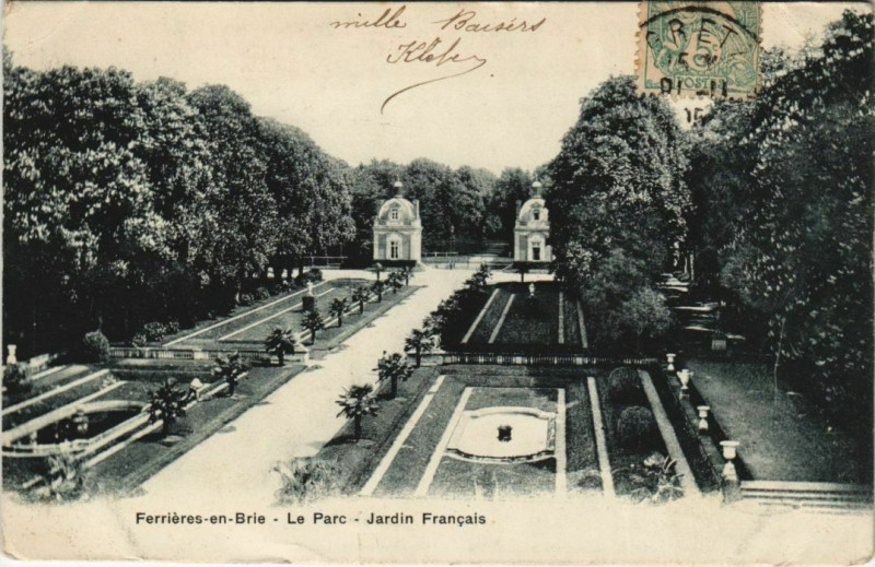 Carte postale ancienne Ferrieres-en-Brie - Le Parc - Jardin Francais à Ferrières-en-Brie