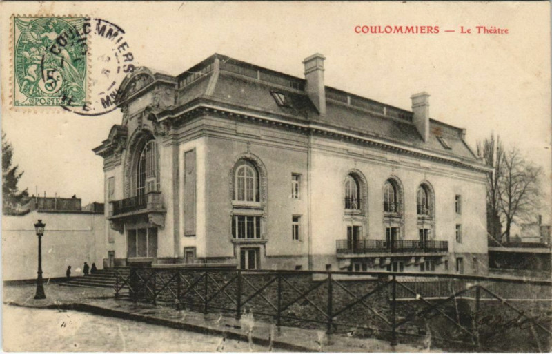 Carte postale ancienne Coulommiers - Le Theatre à Coulommiers