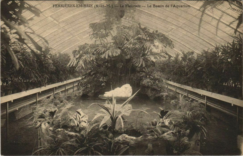 Carte postale ancienne Ferrieres-en-Brie - Le Fleuriste - La Bassin de l'Aquarium à Ferrières-en-Brie