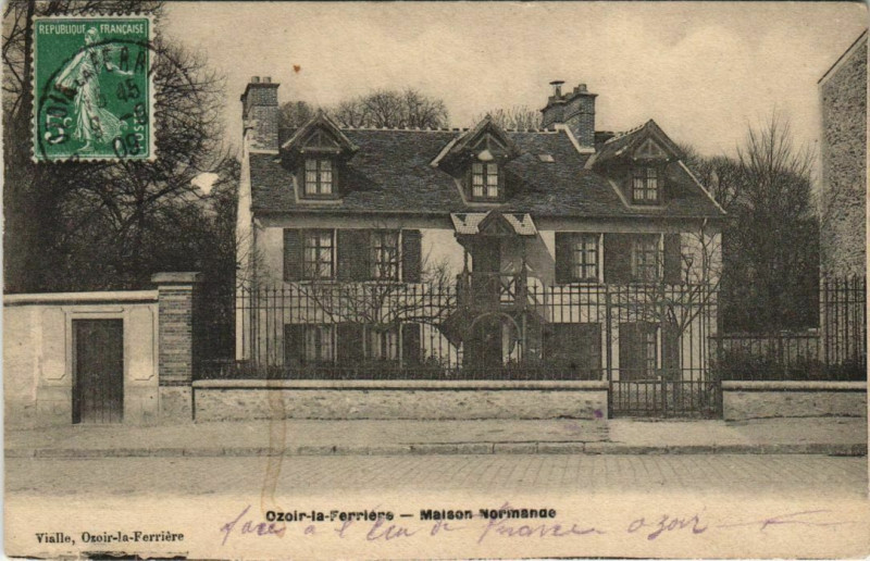 Carte postale ancienne Ozoir-la-Ferriere - Maison Normande à Ozoir-la-Ferrière