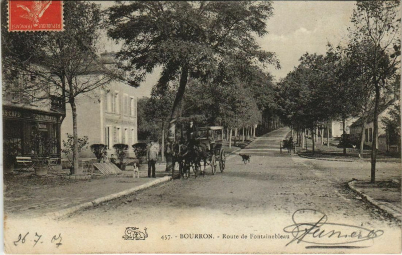 Carte postale ancienne Bourron - Route de Fontainebleau à Fontainebleau