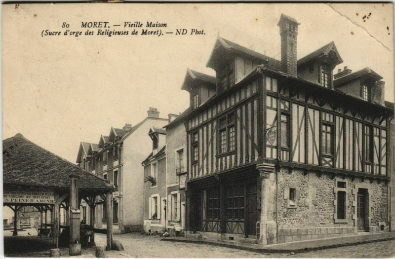 Carte postale ancienne Moret - Vieille Maison
