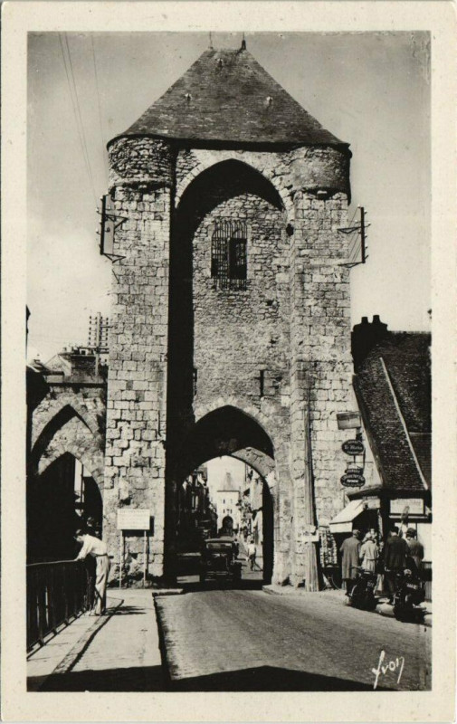 Carte postale ancienne Moret La Porte de Bourgogne