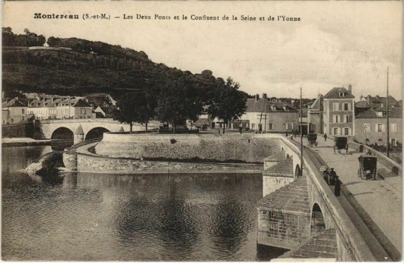 Carte postale ancienne Montereau Les Deux Ponts et le Confluent de la Seine et de l'Yonn