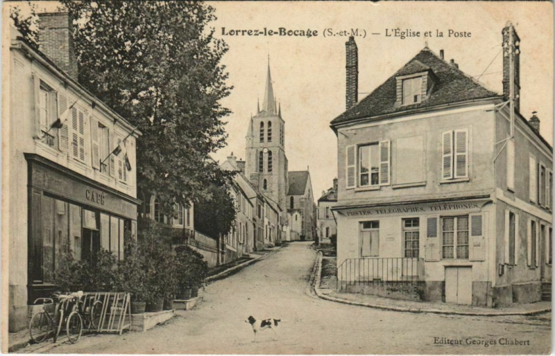 Carte postale ancienne Lorrez-le-Bocage - L'Eglise et la Poste