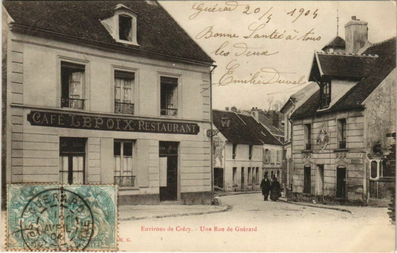 Carte postale ancienne Env. de Crecy - Une Rue de Guerard à Guérard