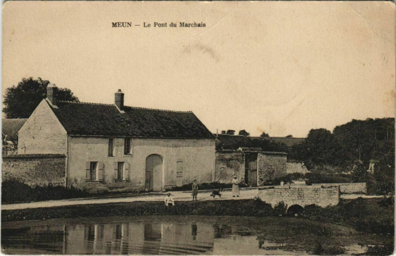 Carte postale ancienne Meun - Le Pont du Marchais