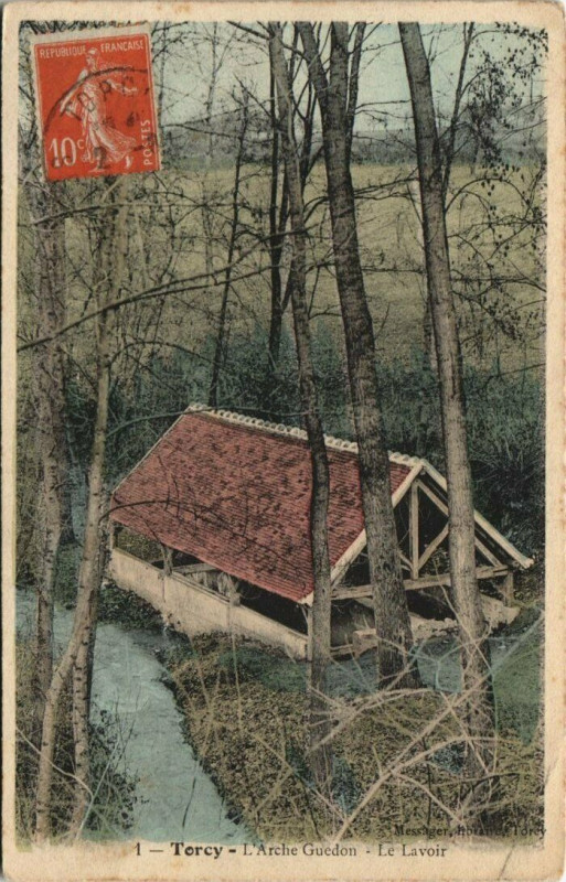 Carte postale ancienne L'Arche Guedon - Le Lavoir à Torcy