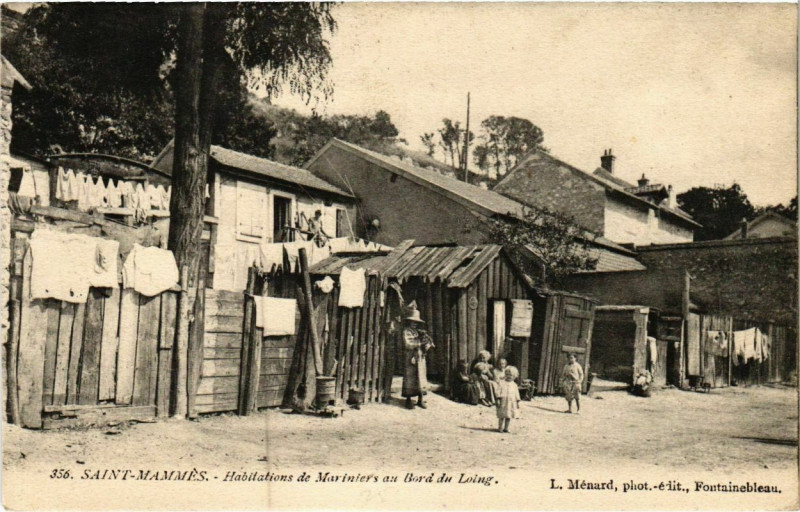 Carte postale ancienne Saint-Mammes Habitation de Mariniers au Bord du Loing à Saint-Mammès