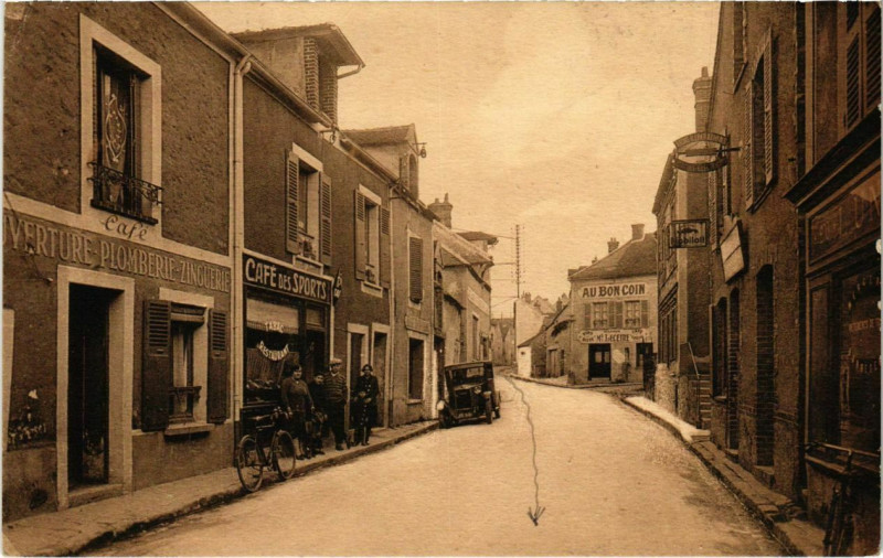 Carte postale ancienne Saint-Mammes Rue Grande à Saint-Mammès