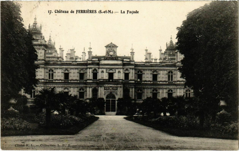 Carte postale ancienne Ferrieres-en-Brie - Chateau de Ferrieres - La Facade  à Ferrières-en-Brie