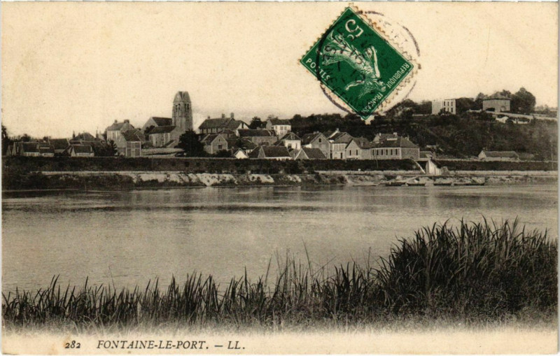 Carte postale ancienne Fontaine-le-Port - Vue Generale  à Fontaine-le-Port