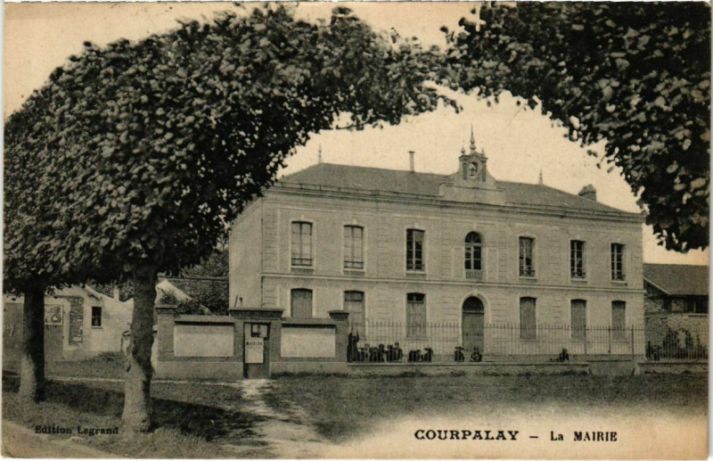 Carte postale ancienne Courpalay - La Mairie  à Courpalay