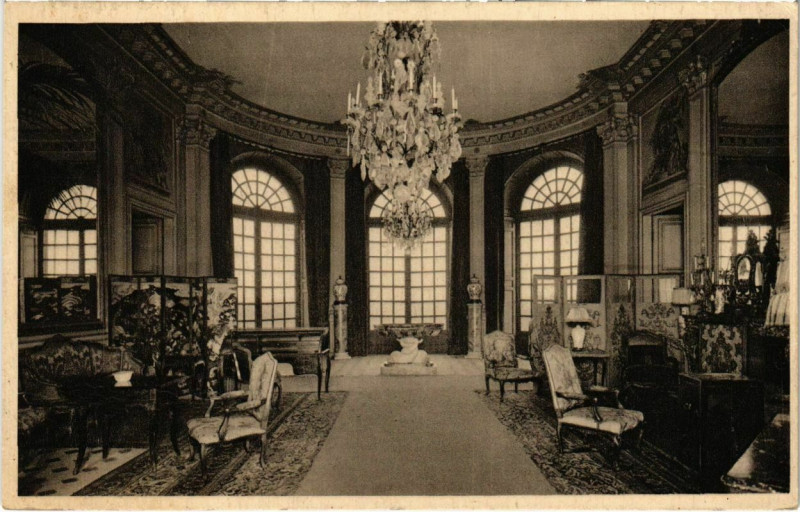 Carte postale ancienne Chateau de Champs - Le Salon du Rez-de-Chausee 