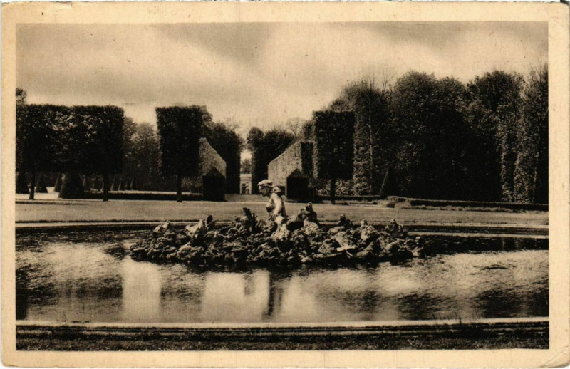 Carte postale ancienne Chateau de Champs - Le Bassin 