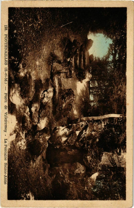 Carte postale ancienne Fontenailles - Foret de Villefermoy - La Fontaine Sainte-Anne  à Fontenailles
