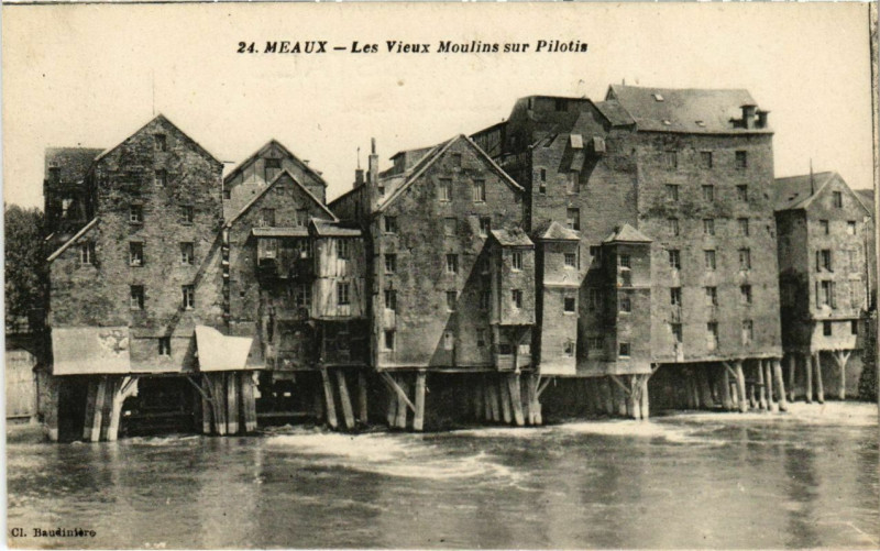 Carte postale ancienne Meaux - Les Vieux Moulins sur Pilotis  à Meaux