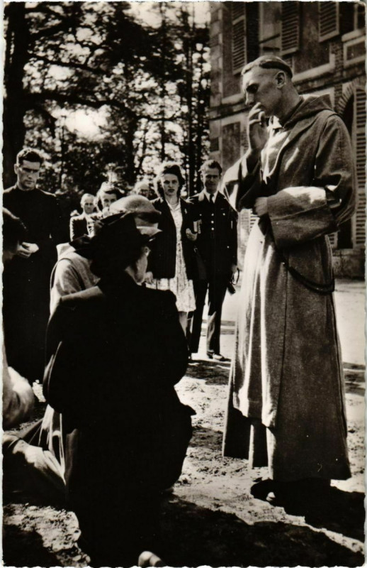 Carte postale ancienne La Houssaye-en-Brie - Premiere Benediction Sacerdotale d'un Frere  à La Houssaye-en-Brie