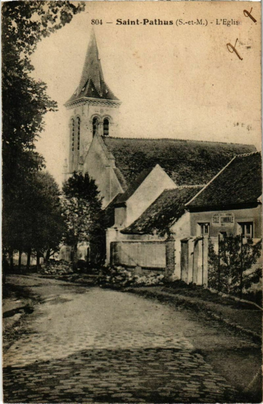 Carte postale ancienne Saint-Pathus - L'Eglise  à Saint-Pathus