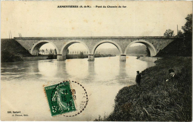 Carte postale ancienne Armentieres - Pont du Chemin de Fer 