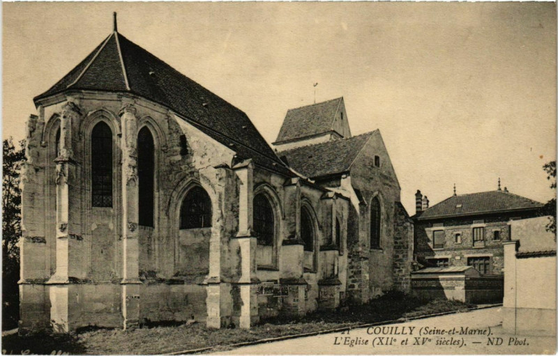 Carte postale ancienne Couilly - L'Eglise 