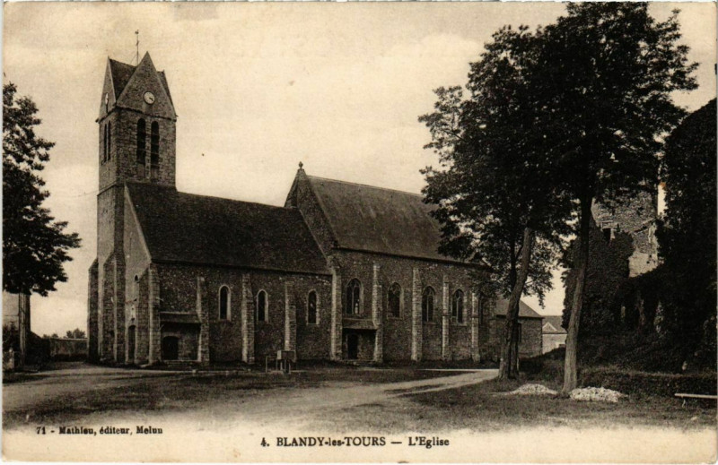 Carte postale ancienne Blandy-les-Tours - L'Eglise  à Blandy