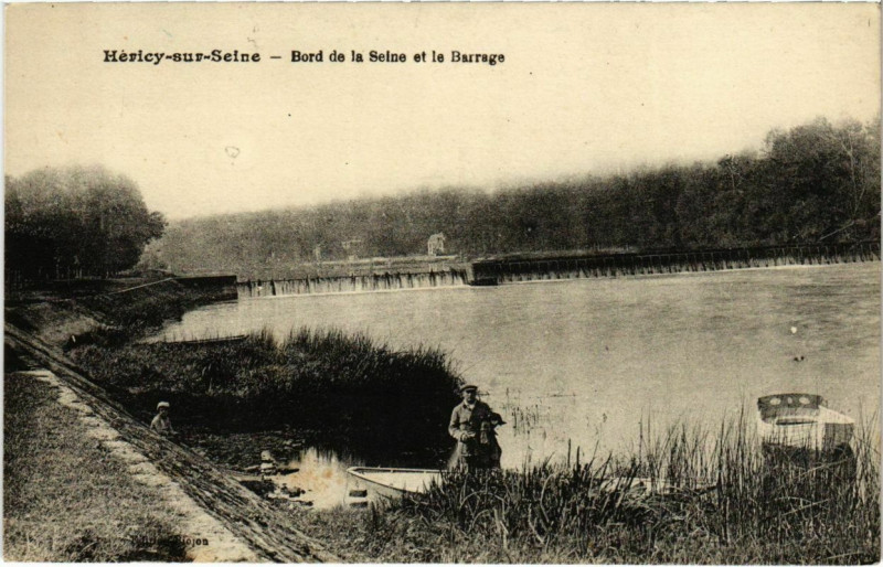 Carte postale ancienne Hericy-sur-Seine - Bord de la Seine et le Barrage  à Héricy