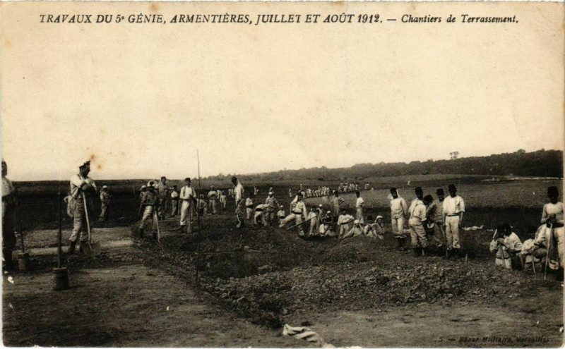 Carte postale ancienne Travaux du 5e Genie - Armentieres - Chantiers de Terrassement 