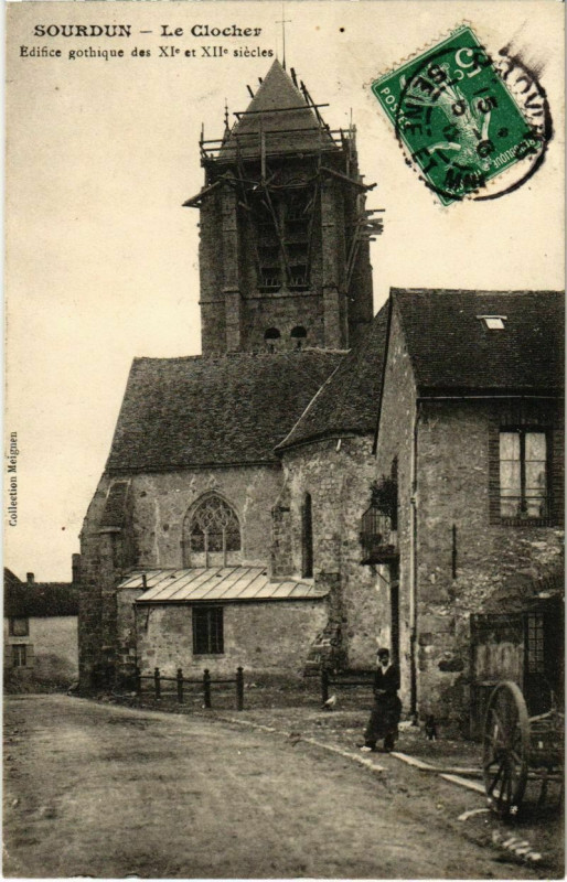 Carte postale ancienne Sourdun - Le Clocher  à Sourdun