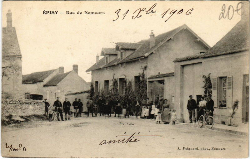 Carte postale ancienne Episy Rue de Nemours à Nemours