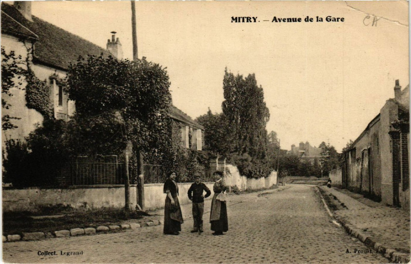 Carte postale ancienne Mitry - Avenue de la Gare