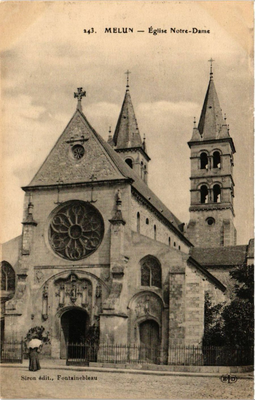 Carte postale ancienne Melun - Eglise Notre-Dame à Melun