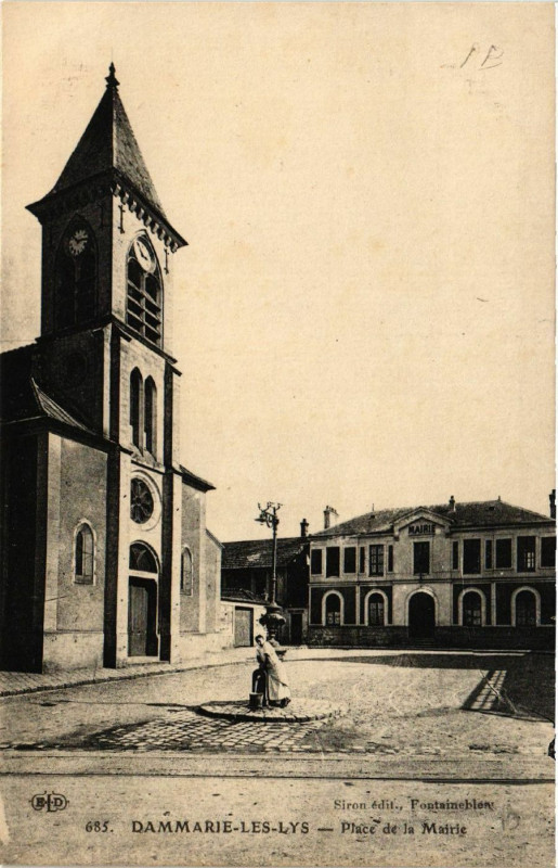 Carte postale ancienne Dammarie-les-Lys - Place de la Mairie à Dammarie-les-Lys