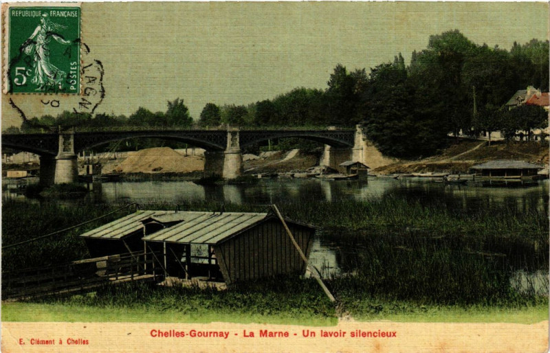 Carte postale ancienne Chelles-Gournay - La Marne - Un lavoir silencieux à Chelles