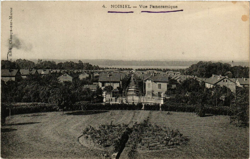 Carte postale ancienne Vue panoramique à Noisiel