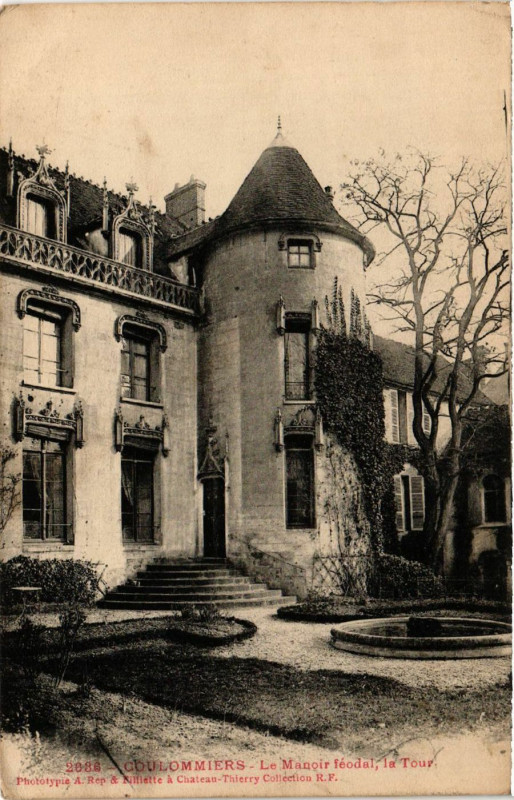 Carte postale ancienne Coulommiers - Le Manoir feodal la Tour à Coulommiers