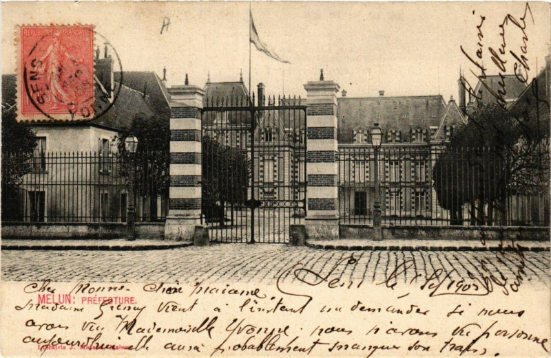 Carte postale ancienne Melun - Prefecure à Melun