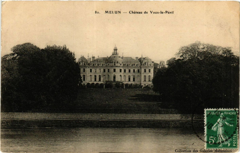 Carte postale ancienne Melun - Chateau de Vaux-le-Penil à Melun