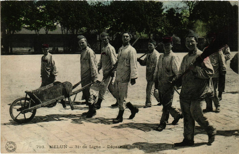 Carte postale ancienne Melun - 31*-de Ligne - Departure corveil à Melun