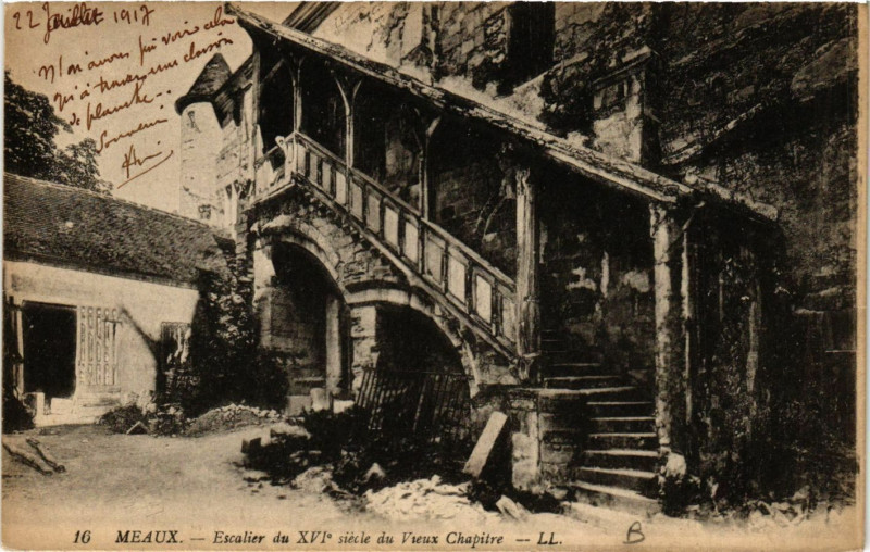 Carte postale ancienne Meaux - Escalier du Xvi siecle du Vieux Chapitre à Meaux