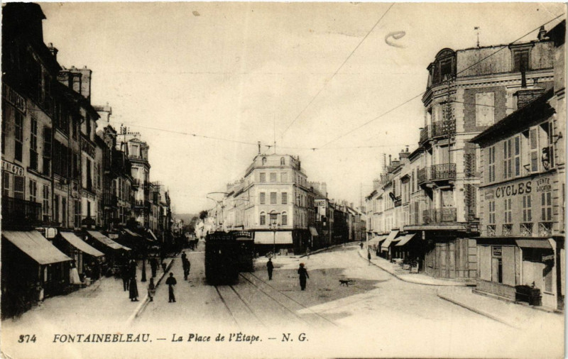 Carte postale ancienne Fontainebleau - La Place de l'Etape à Fontainebleau