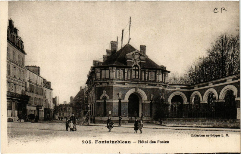 Carte postale ancienne Fontainebleau - Hotel des Postes à Fontainebleau