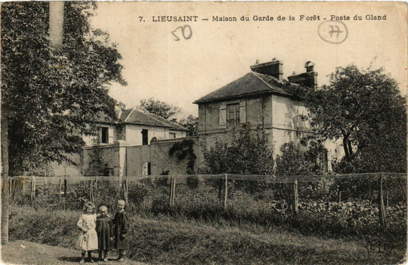 Carte postale ancienne Lisusaint - Maison du Garde de la Foret - Poste du Gland