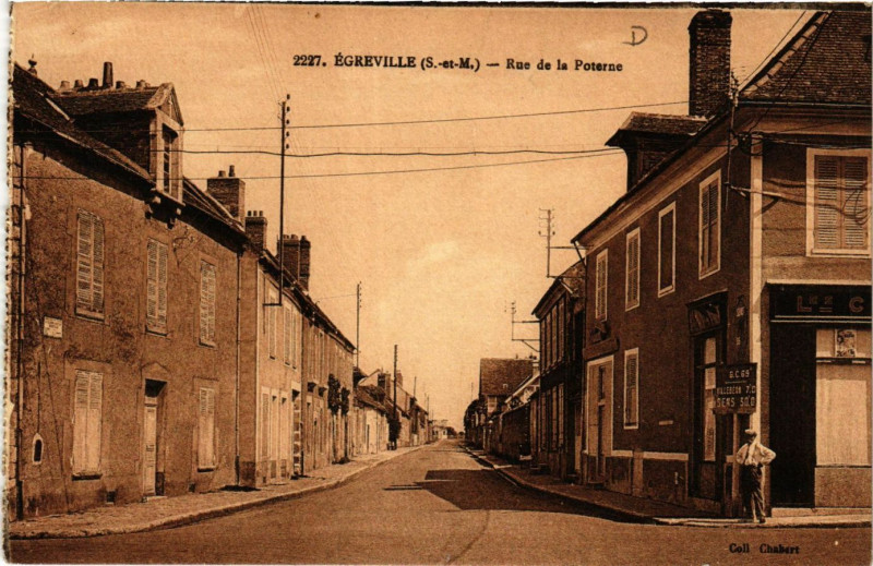 Carte postale ancienne Egreville - Rue de la Poterne à Égreville