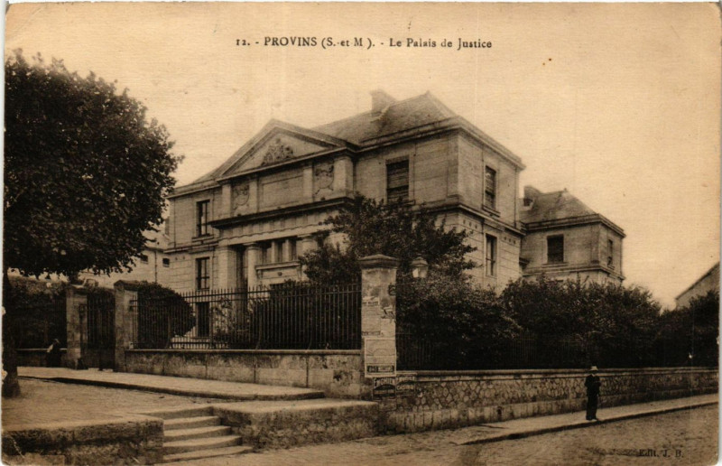 Carte postale ancienne Provins - Le Palais de Justice à Provins