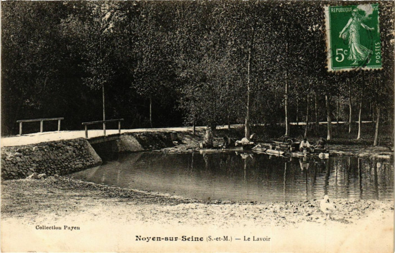 Carte postale ancienne Noyen-sur Seine - Le Lavoir à Noyen-sur-Seine