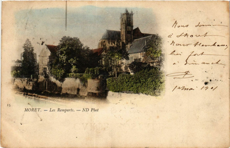 Carte postale ancienne Moret - Les Remparts