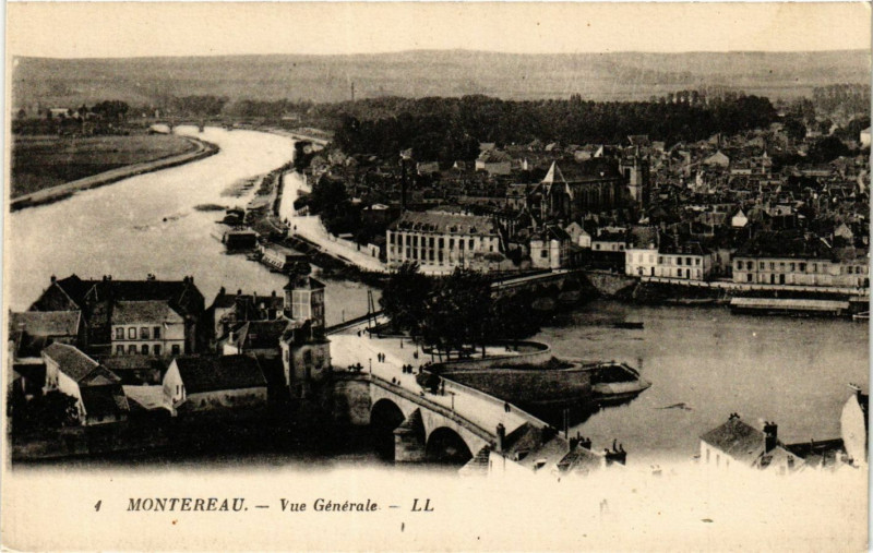 Carte postale ancienne Montereau - Vue générale