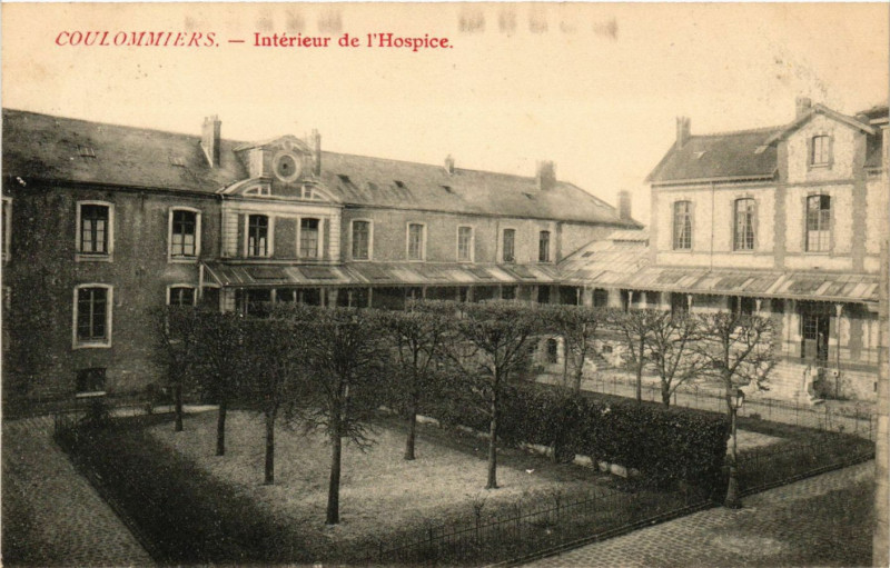Carte postale ancienne Coulommiers - Interier de l'Hospice à Coulommiers