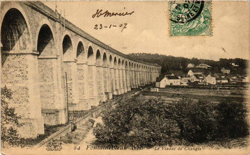 Carte postale ancienne Fontainebleau - Avon Le Viaduc de Changis à Fontainebleau